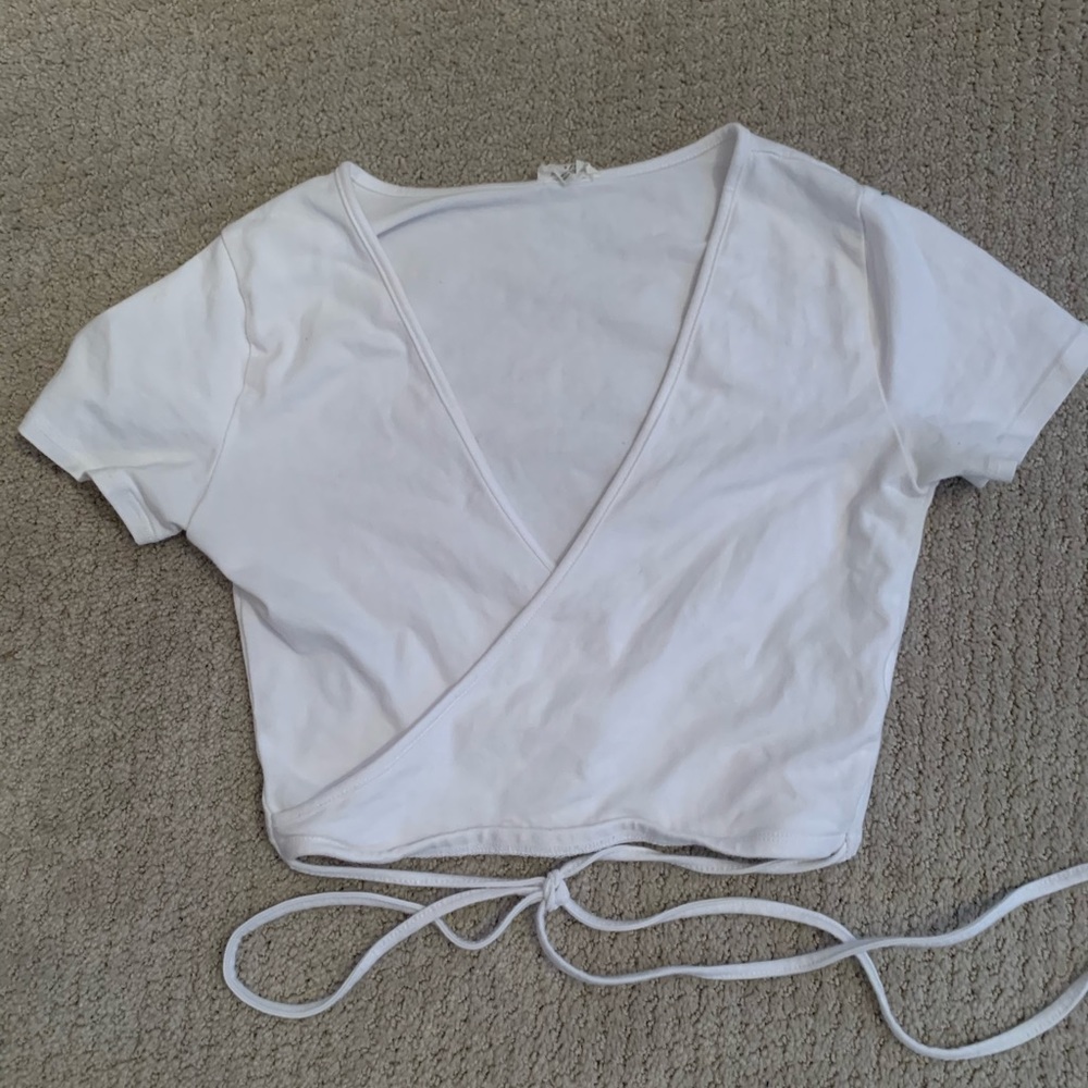 White garage criss cross top NWOT